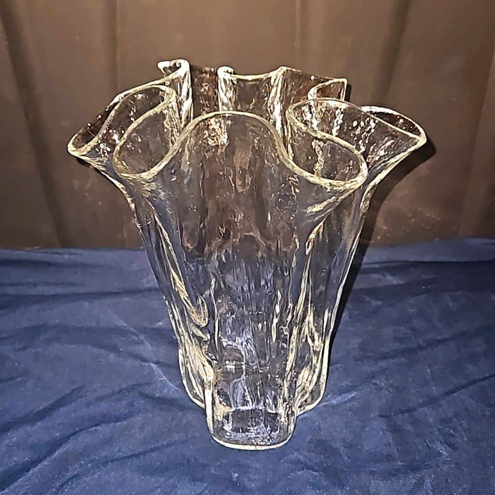 Vintage glass ruffle vase. Made in Finland 8 1/2"